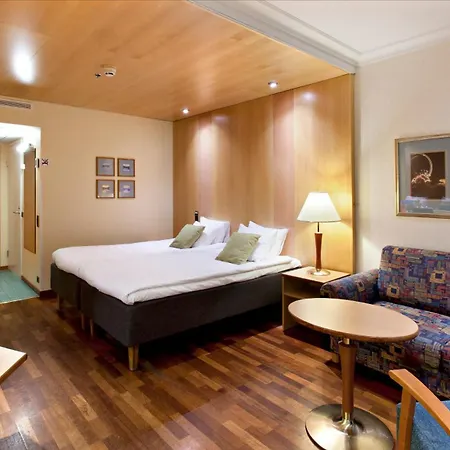 Club Tampereen Kehraeaemoe Hotel 4*