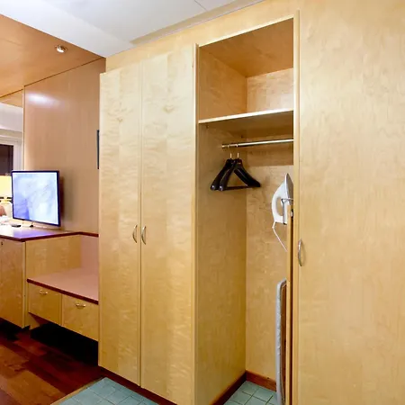 Club Tampereen Kehraeaemoe Hotel 4*