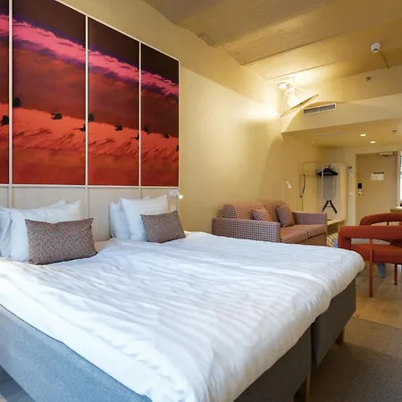 Club Tampereen Kehraeaemoe 4* Тампере