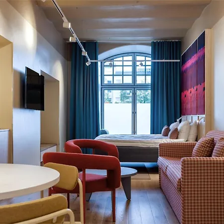 Hotel Club Tampereen Kehraeaemoe