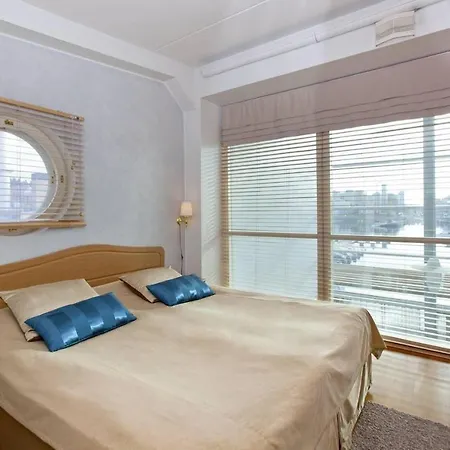 Hotel Club Tampereen Kehraeaemoe Tampere