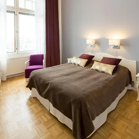 מלון Club Tampereen Kehraeaemoe 4*