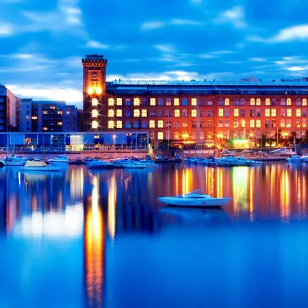 Hotel Club Tampereen Kehraeaemoe
