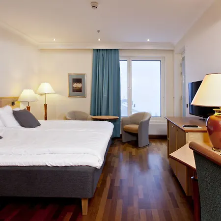 ホテル Club Tampereen Kehraeaemoe 4*