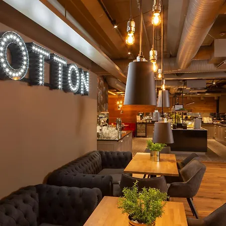 Club Tampereen Kehraeaemoe Hotel