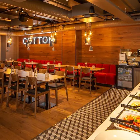 ホテル Club Tampereen Kehraeaemoe タンペレ