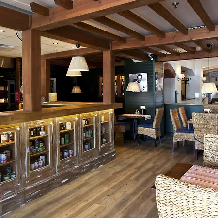 Hotel Club Tampereen Kehraeaemoe