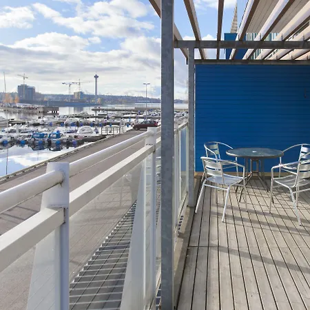 Club Tampereen Kehraeaemoe 4*