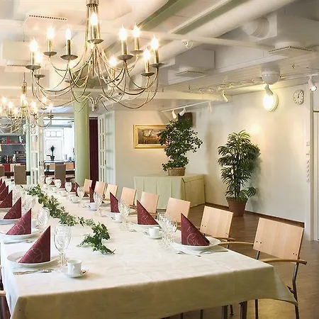 Club Tampereen Kehraeaemoe מלון