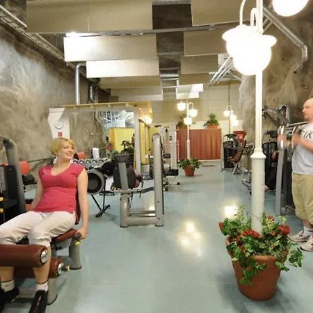 Hotel Club Tampereen Kehraeaemoe