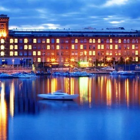 Hotel Club Tampereen Kehraeaemoe Tampere