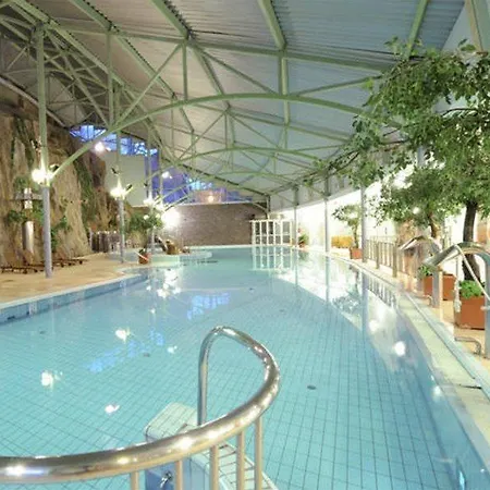 Club Tampereen Kehraeaemoe Hotel
