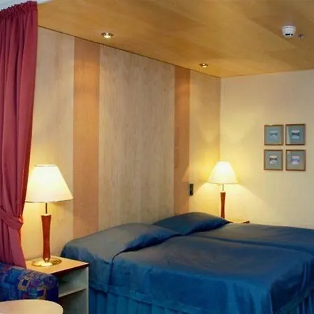 Hotel Club Tampereen Kehraeaemoe 4*