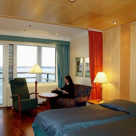 Hotel Club Tampereen Kehraeaemoe