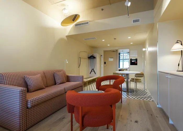 Club Tampereen Kehraeaemoe 4* تامبير