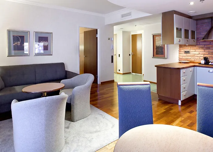 Club Tampereen Kehraeaemoe 4* تامبير