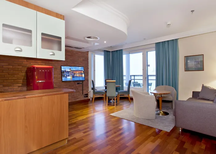 Club Tampereen Kehraeaemoe 4*