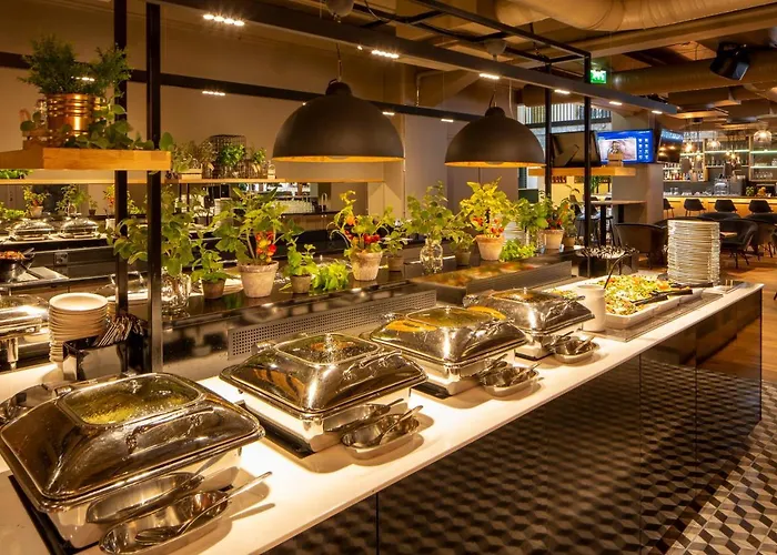 Club Tampereen Kehraeaemoe فندق 4*